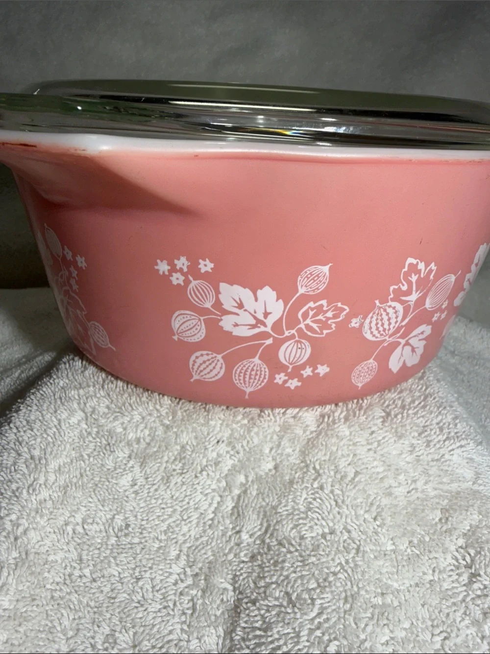 Pyrex Vintage Pink Gooseberry Pattern Covered Casserole Dish  #475-B 2 1/2 Quart